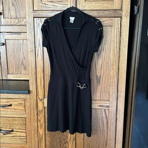 Cache black faux wrap knee length dress gold accents flattering short‎ Small